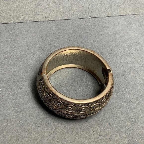 Antiqued Hinged Bangle Bracelet 2.5 In Silver Copper Ornate Detailed Retro BoHo - Picture 5 of 6